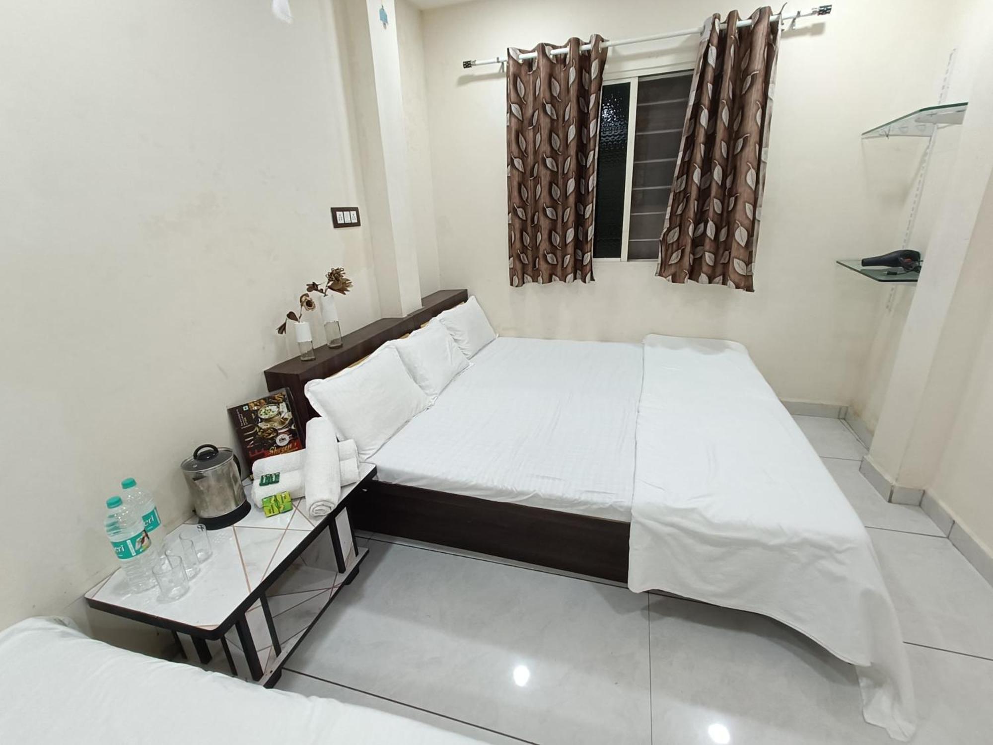 Treebo Yatri Grah Kshipra T Hotel Ujjain Bagian luar foto