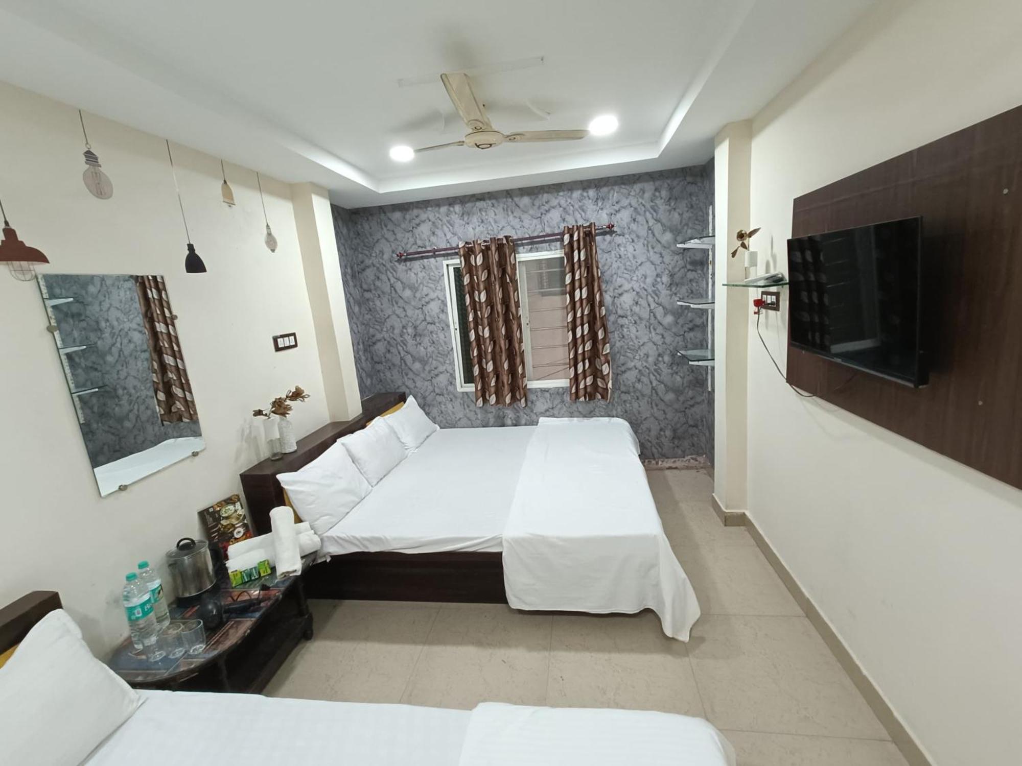 Treebo Yatri Grah Kshipra T Hotel Ujjain Bagian luar foto