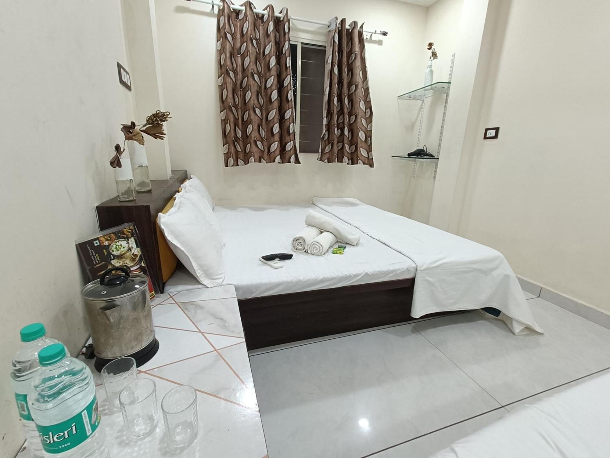 Treebo Yatri Grah Kshipra T Hotel Ujjain Bagian luar foto